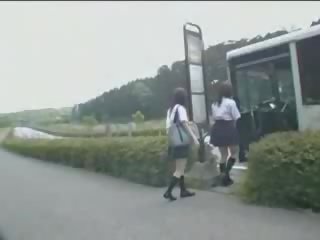 Giapponese giovane signora e maniac in autobus video